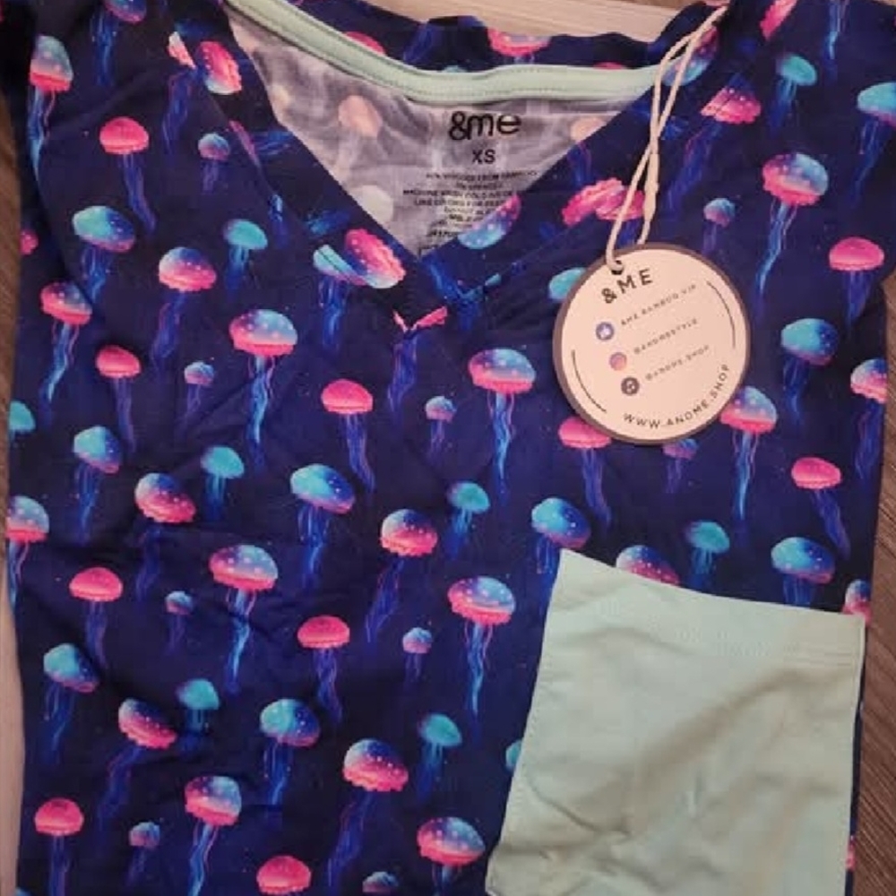 &ME Jellyfish Print Womens Pocket TEE